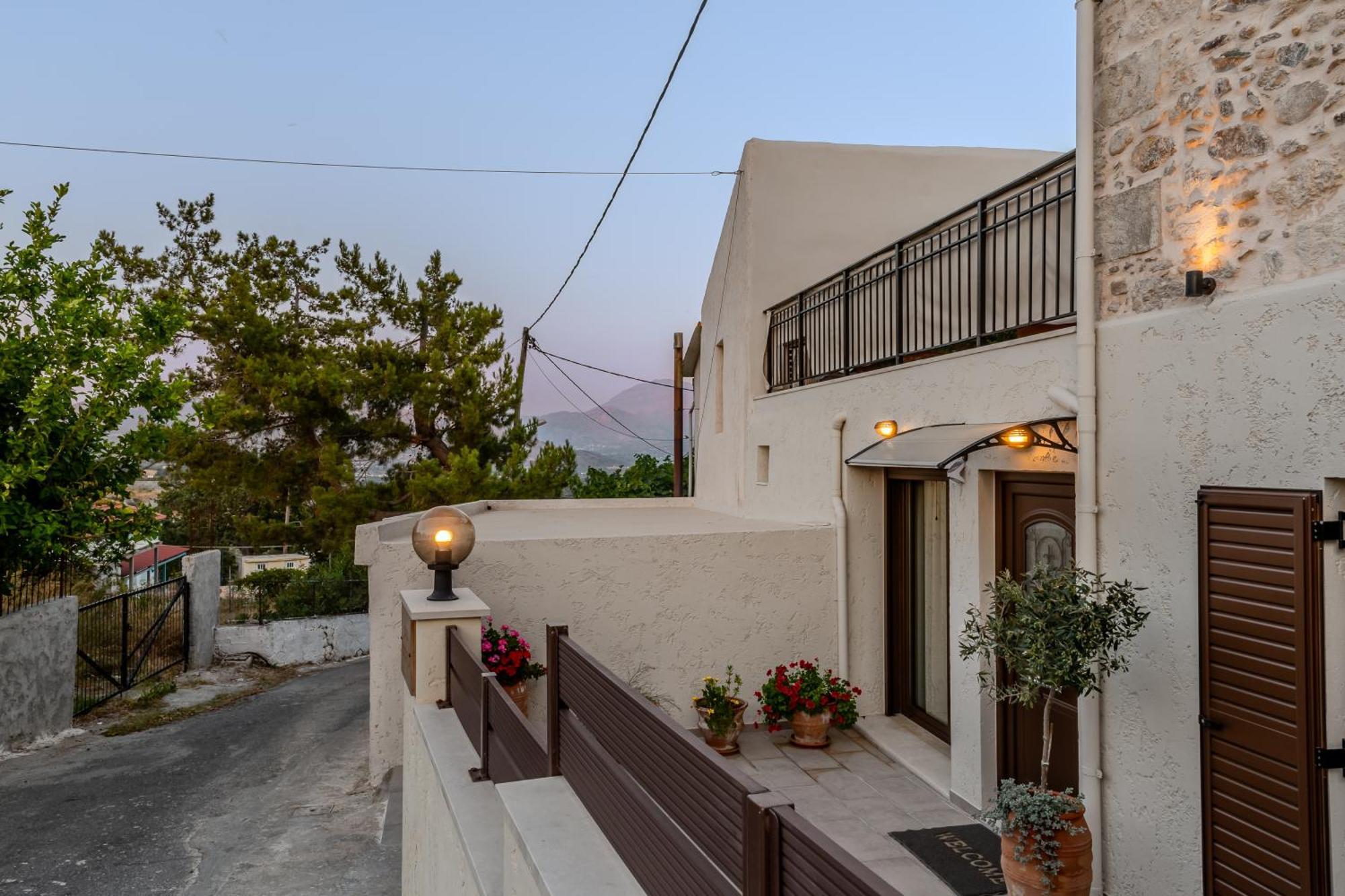 Casa Kastella, Private Jacuzzi & Bbq Facilities! Vila Angouseliana Exterior foto